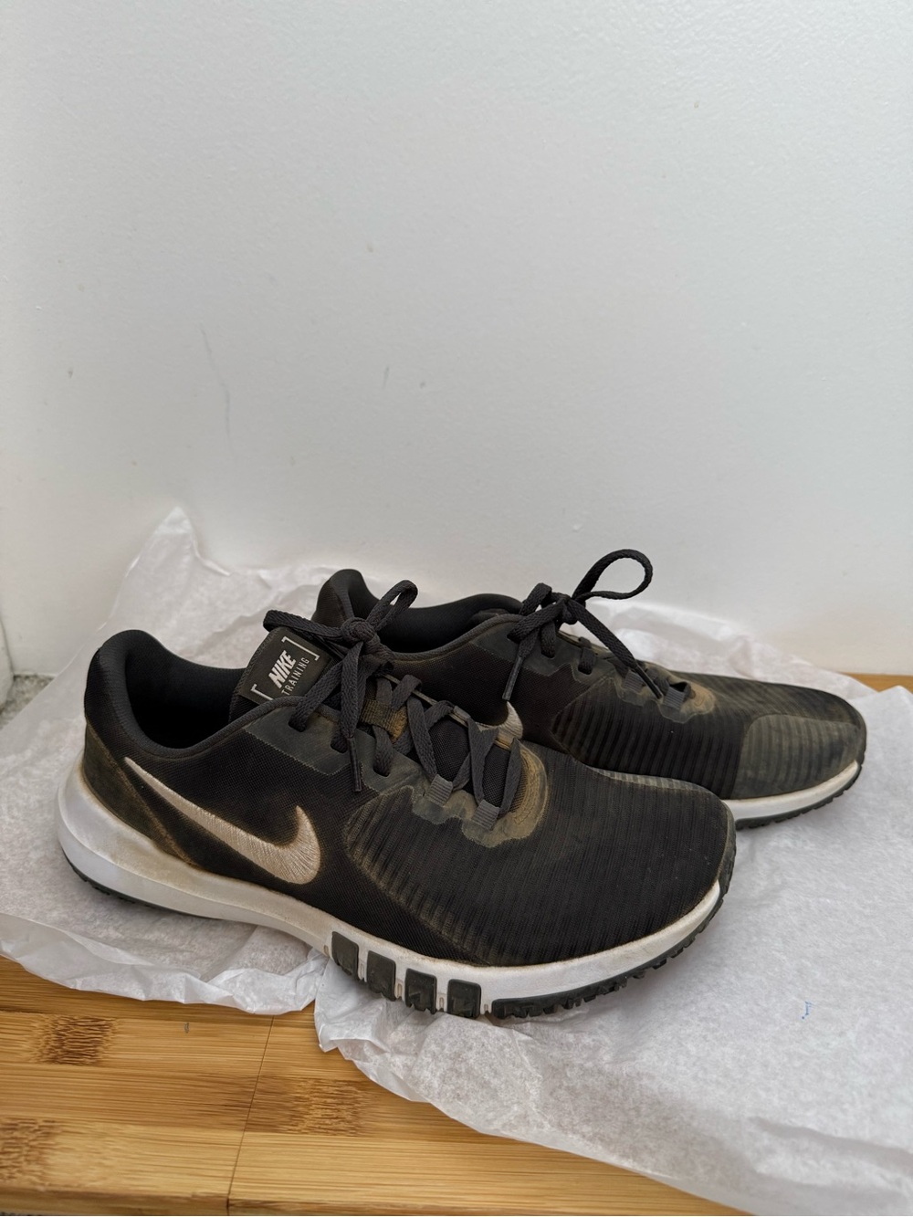 Nike Black and White Men's Athletic Training Shoes